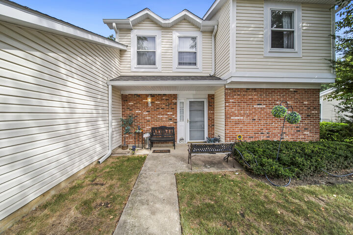 Property Photo: 251 Tamarack Drive IL 60108