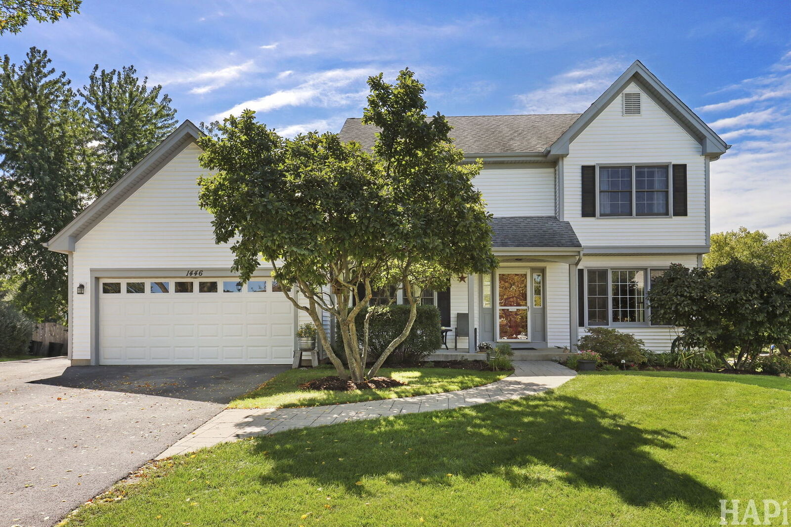 Property Photo: 1446 Kingsbury Court IL 60031