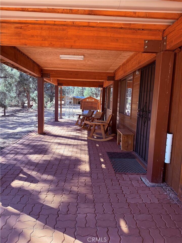 Property Photo:  98730 Poplar Lane  CA 93527 