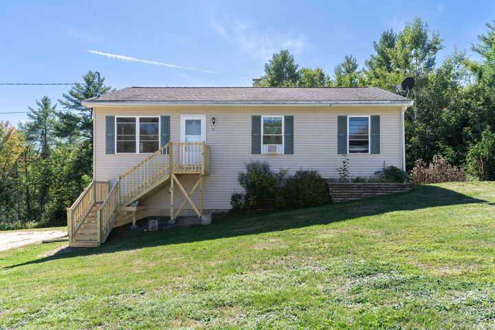 Property Photo:  71 Bowdoinham Road  ME 04252 