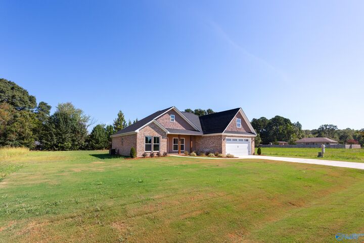 Property Photo: 3670 New Farms Road N AL 35907