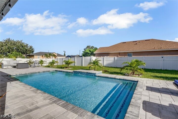 Property Photo: 327 SW 31st Street FL 33914