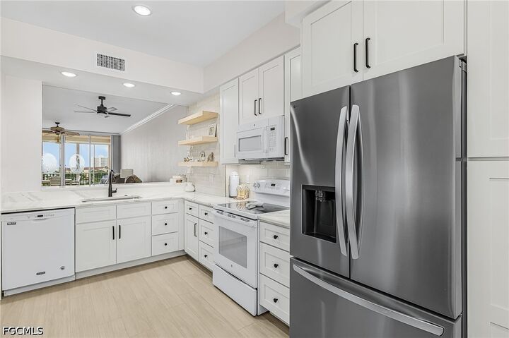 Property Photo: 150 Lenell Road 602 FL 33931