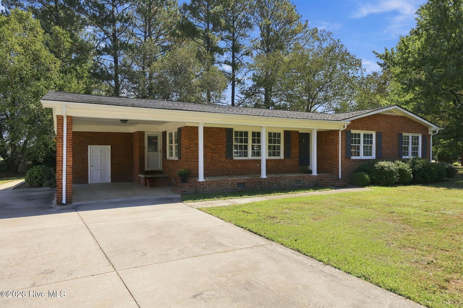 Property Photo: 309 Forest Drive NC 28551