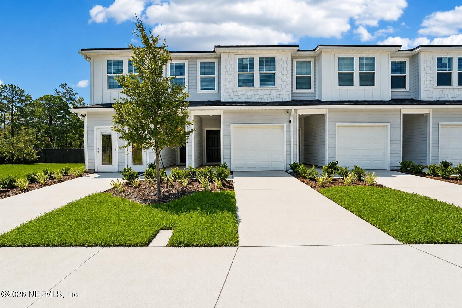 Property Photo: 7644 Commander Lane FL 32256