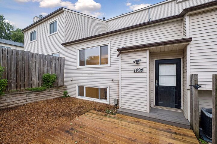 Property Photo: 1498 Woodview Avenue W MN 55122