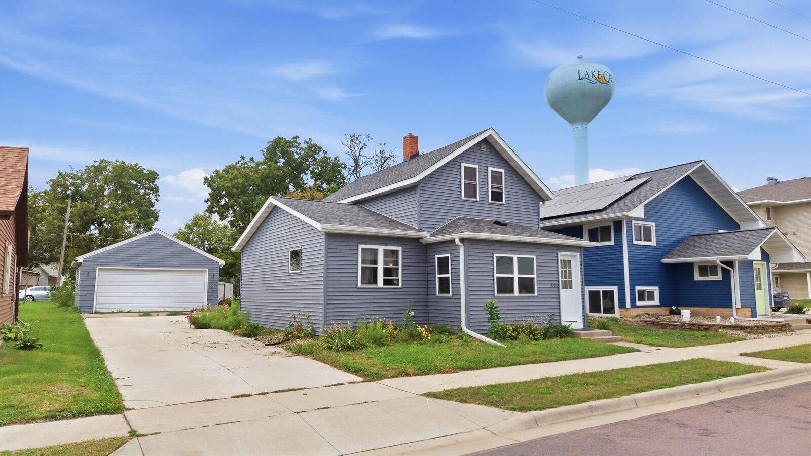 Property Photo:  221 S Lincoln Street  MN 56055 