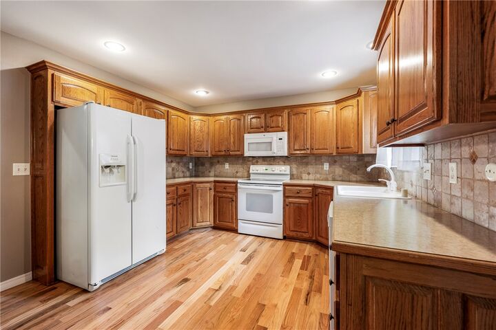 Property Photo:  5 Melanie Drive  AR 72714 
