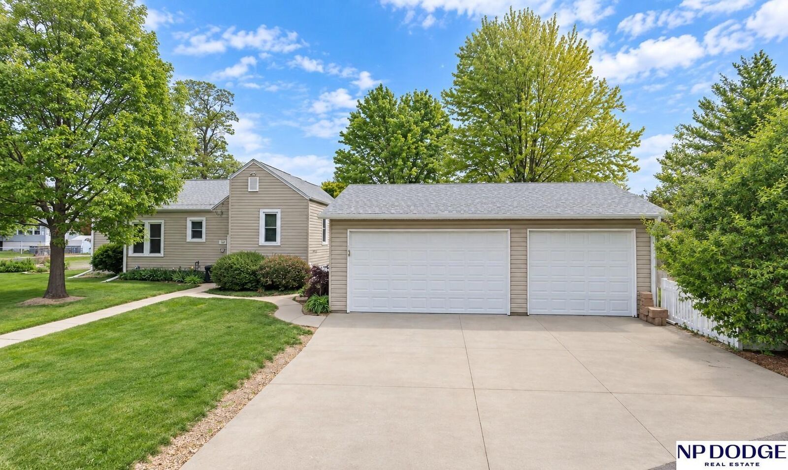 Property Photo: 198 Carter Lake Club IA 51510