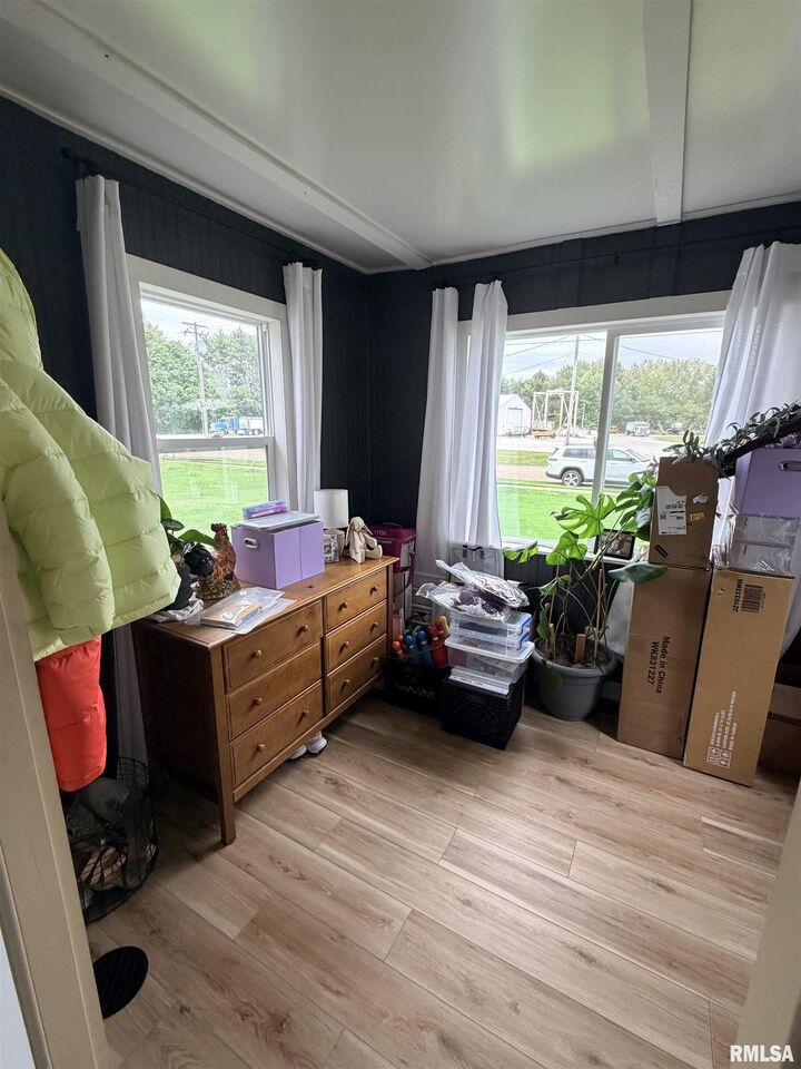 Property Photo: 1418 N Broadway Street IL 61542