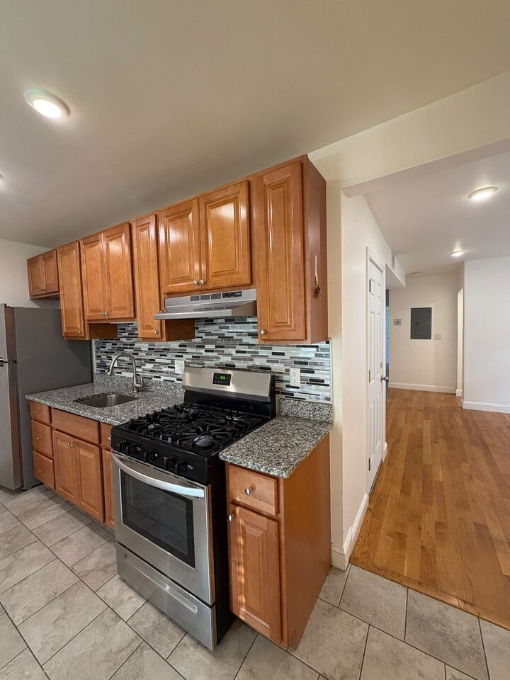 Property Photo:  190 Main 3  MA 02148 
