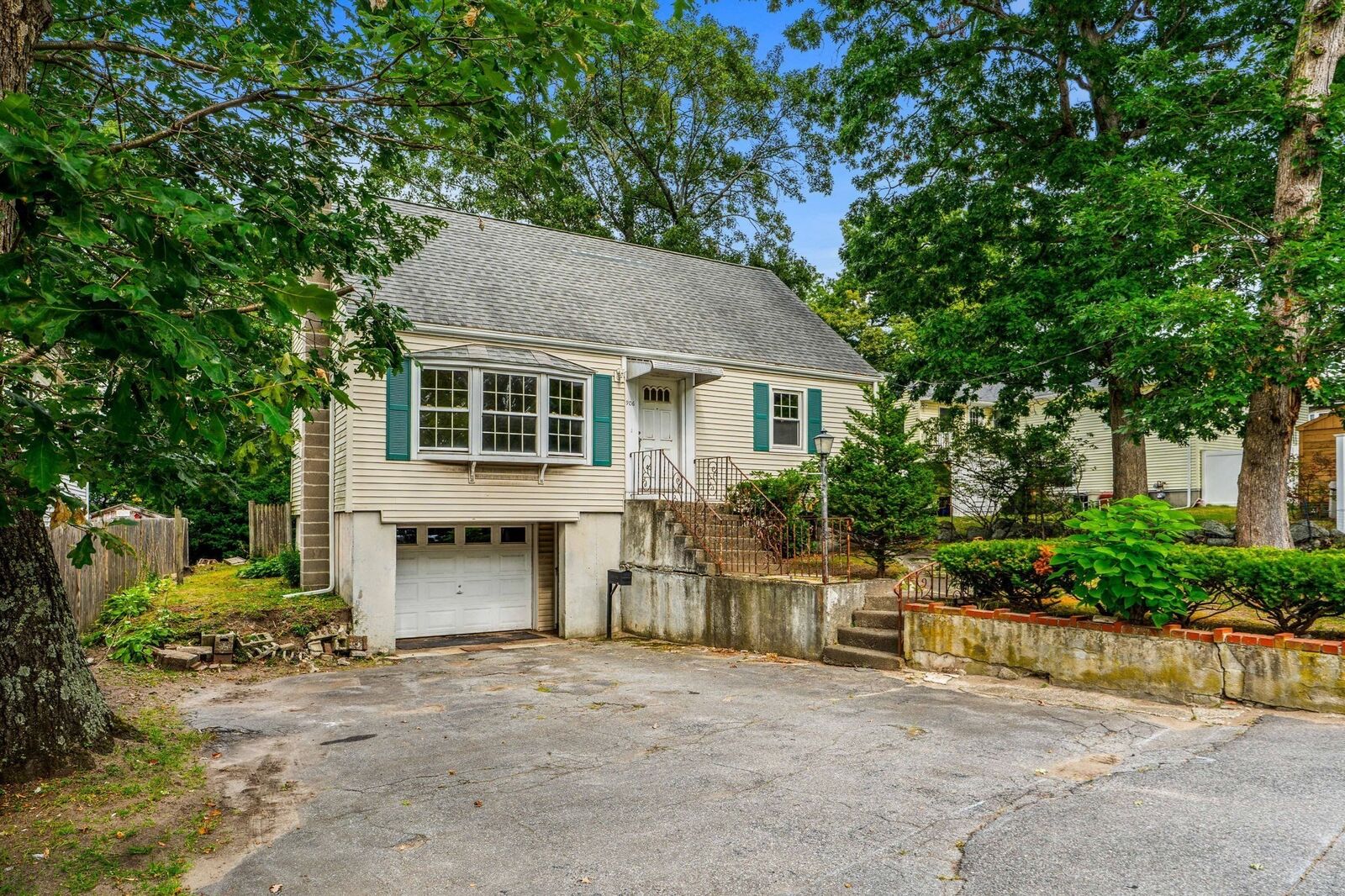 Property Photo: 906 Boston Rd MA 01821