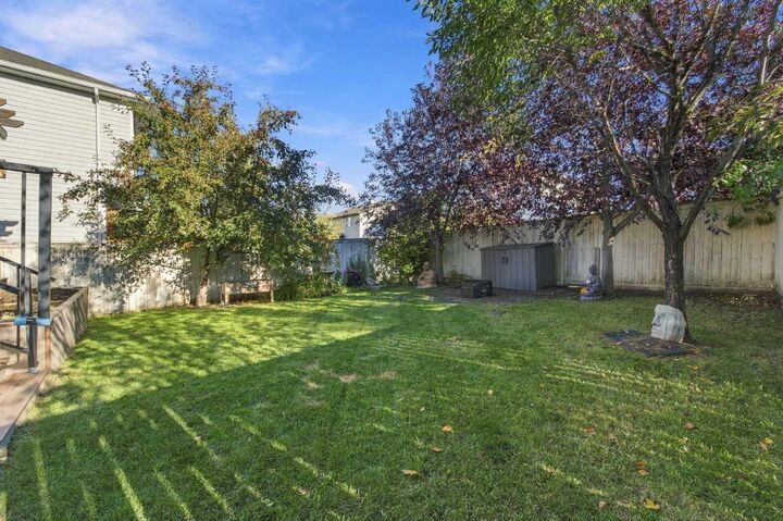 Property Photo:  115 Morningside Point SW  AB T4B 3M3 