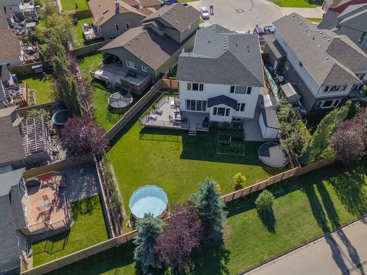 Property Photo:  30 Silverstone Place  AB T0M 0W0 