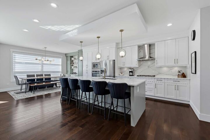 Property Photo:  3006 14 Avenue SW  AB T3C 0W7 