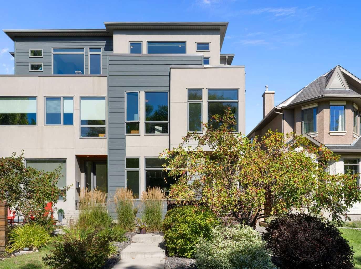 Property Photo:  2106 27 Avenue SW  AB T2T 1H7 