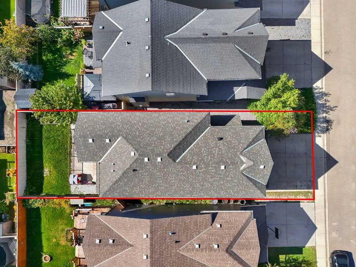 Property Photo:  182 Morningside Circle SW  AB T4B 0X4 