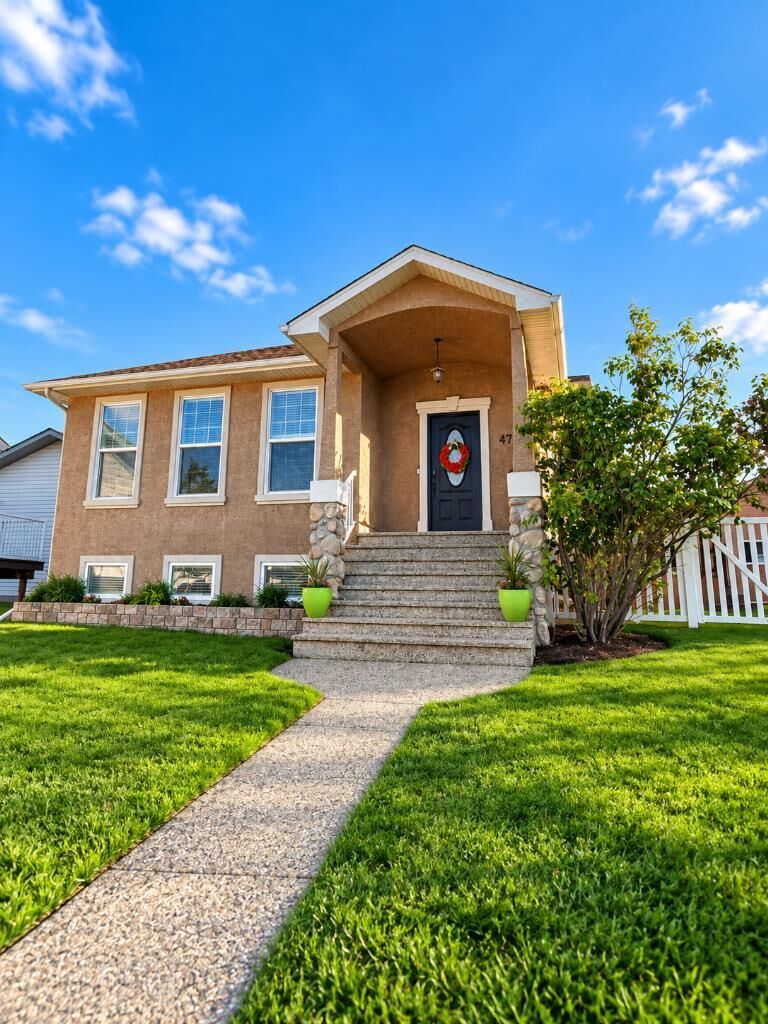 Property Photo:  47 Kreiner Crescent  AB T7S 1X5 