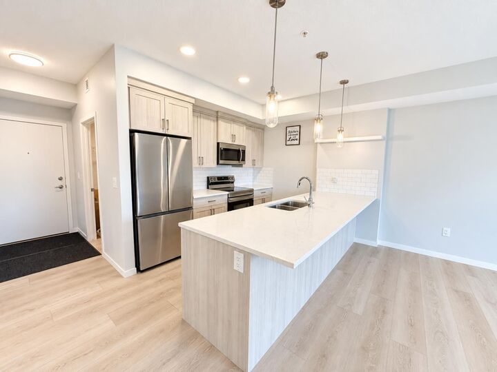 Property Photo:  550 Belmont Street SW 3315  AB T2X 5Y9 