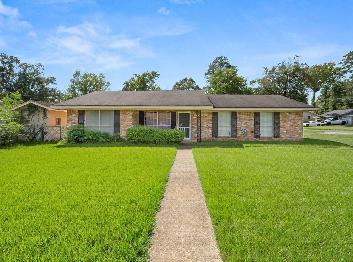 Property Photo:  138 Powell Dr  LA 71446 