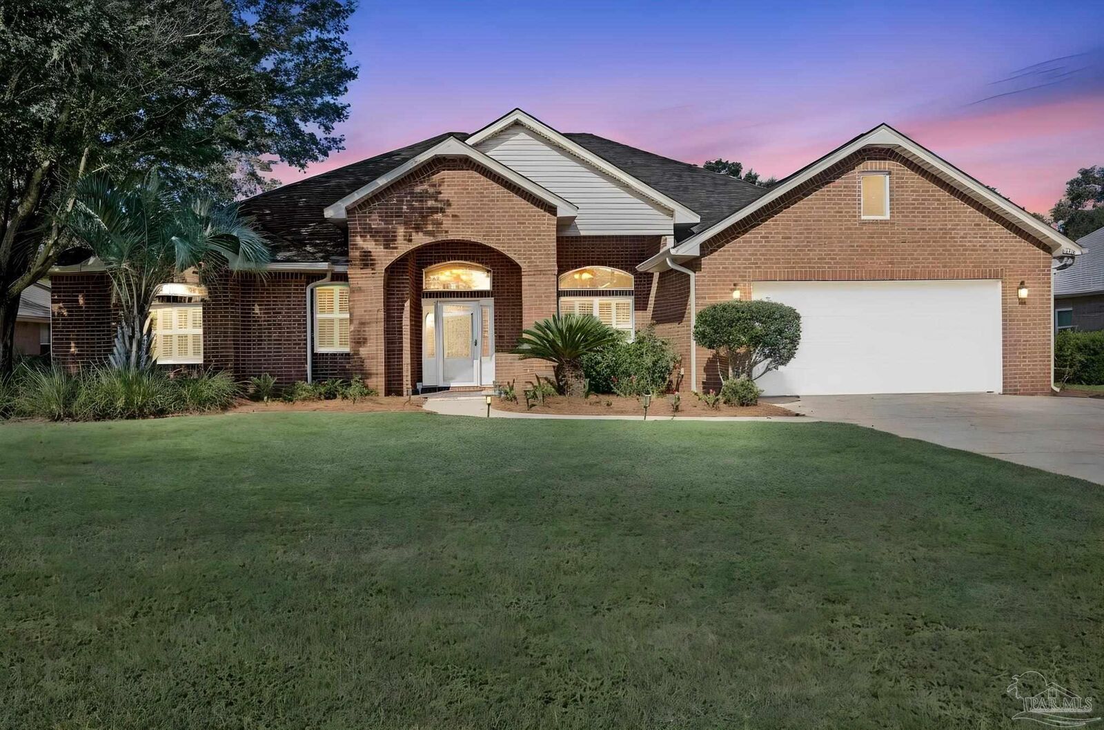 Property Photo: 6073 W Cambridge Way FL 32571