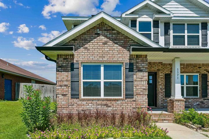 Property Photo: 5571 Inspiration St FL 32570
