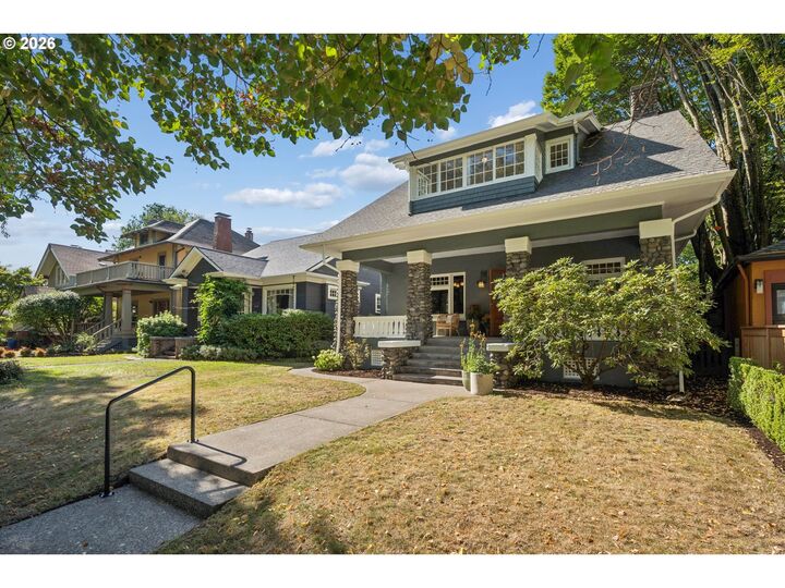 Property Photo: 2017 SE Elliott Ave OR 97214