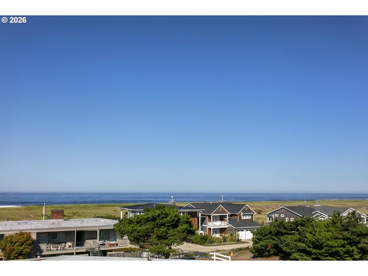 Property Photo: 1238 N Marion Ave V479 OR 97138