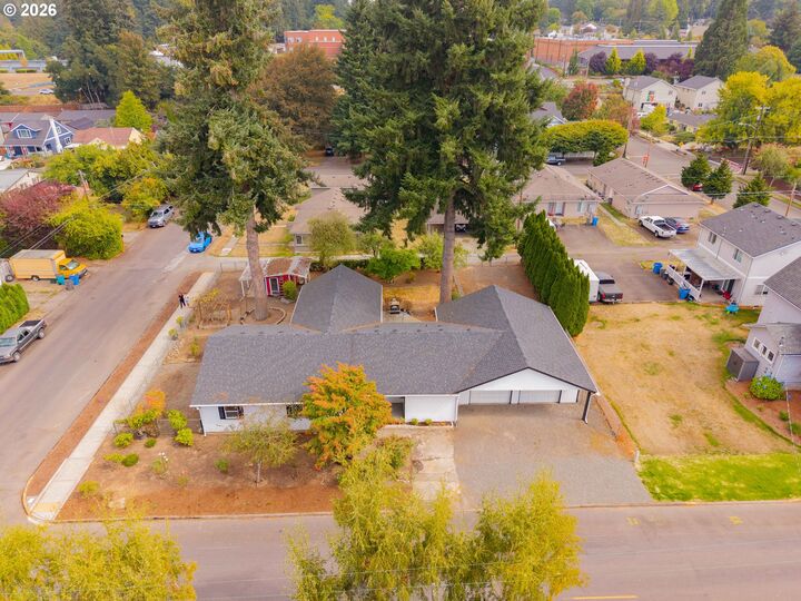 Property Photo: 200 N 3rd Ave WA 98642