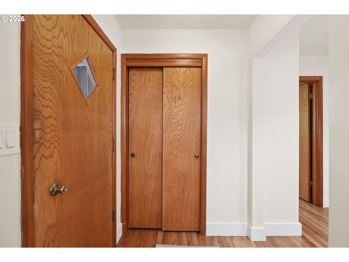 Property Photo: 324 Laurel St OR 97034