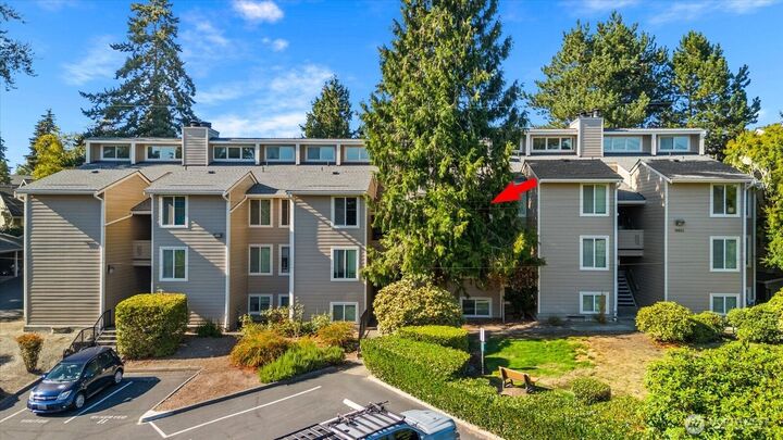 Property Photo: 19853 25th Avenue NE 314 WA 98155