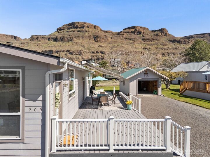 Property Photo: 905 Hunter Ave SW WA 98848