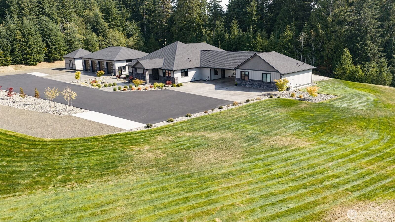 Property Photo:  100  Kathiren Drive  WA 98563 