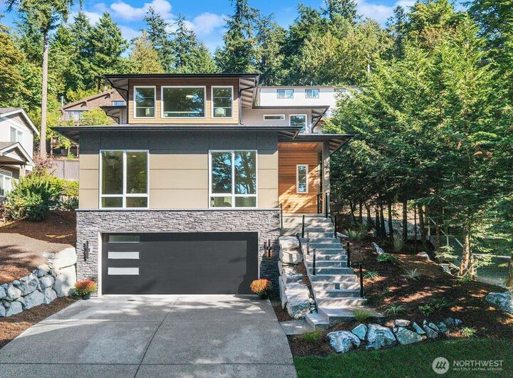 Property Photo: 1072 205th Avenue NE WA 98074