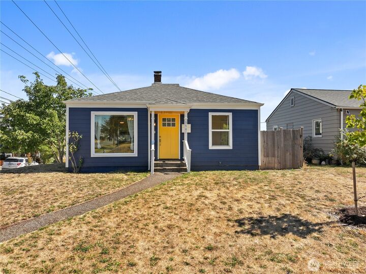 Property Photo:  3501 S Asotin Street  WA 98418 