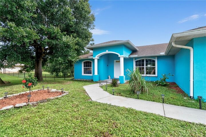 Property Photo:  1590 Emerson Lane  FL 32958 