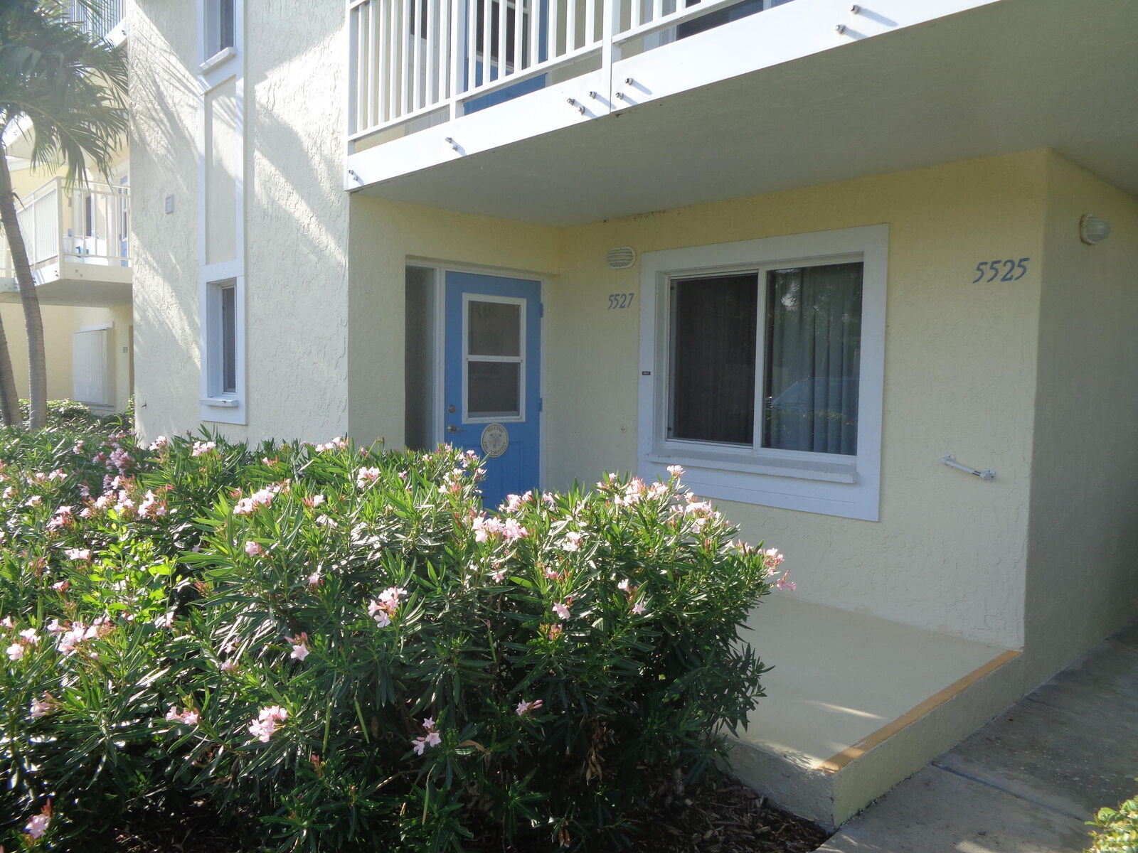 Property Photo:  5527 NE Gulfstream Way  FL 34996 