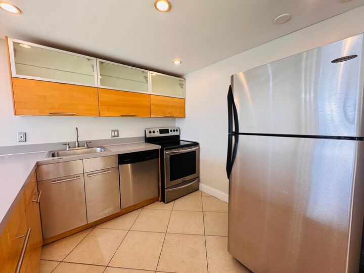 Property Photo: 500 Executive Center Drive 4A FL 33401