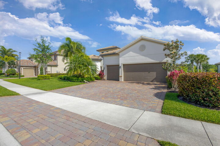 Property Photo:  532 Sonoma Isles Circle  FL 33478 