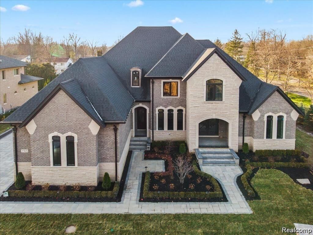 Property Photo: 37651 Hidden Valley Court MI 48036