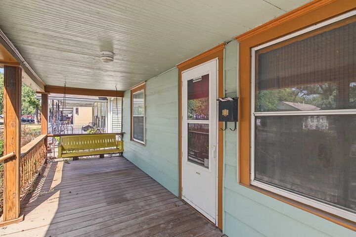 Property Photo:  128 N Sedgwick St  KS 67203 