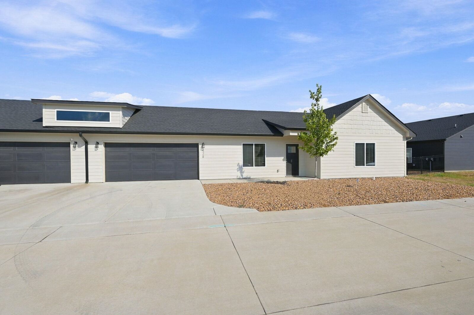 Property Photo:  478 E Harper St  KS 67147-8948 