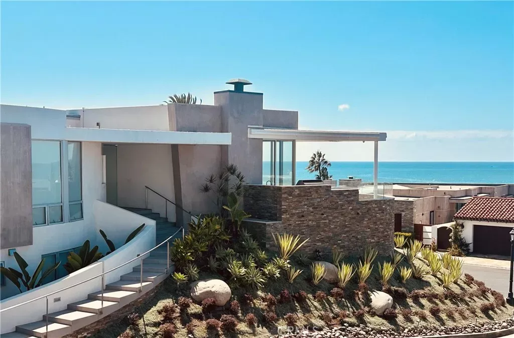 Property Photo:  305 Calle Francesca  CA 92672 