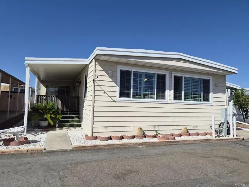 Property Photo:  445 Orange Avenue  CA 91911 