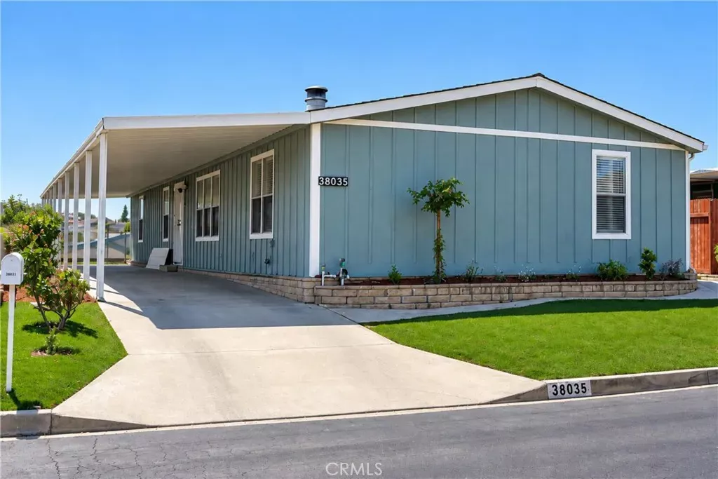 Property Photo:  38035 Via Del Largo  CA 92563 