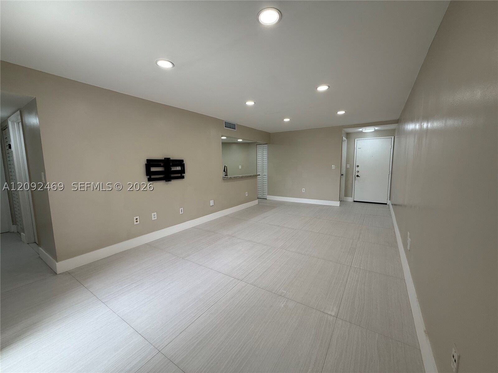 Property Photo: 9405 Fontainebleau Blvd 113-22 FL 33172