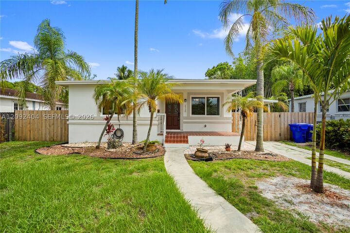 Property Photo:  2530 Fillmore St  FL 33020 