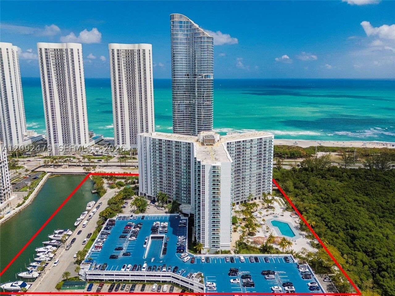 Property Photo:  100 Bayview Dr 1908  FL 33160 