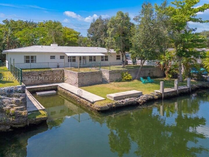 Property Photo:  739 S Alhambra Cir  FL 33146 