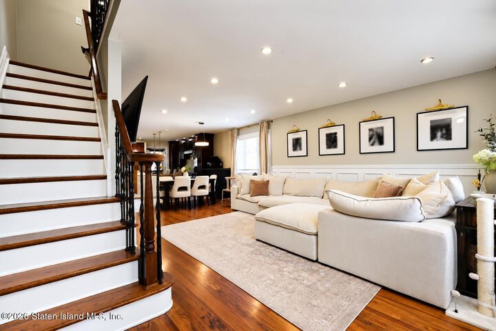 Property Photo:  34 Pheasant Lane  NY 10309 